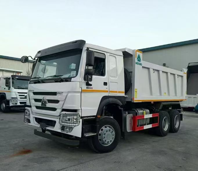 SINOTRUK HOWO ডাম্প ট্রাক কার্গো ট্রাক